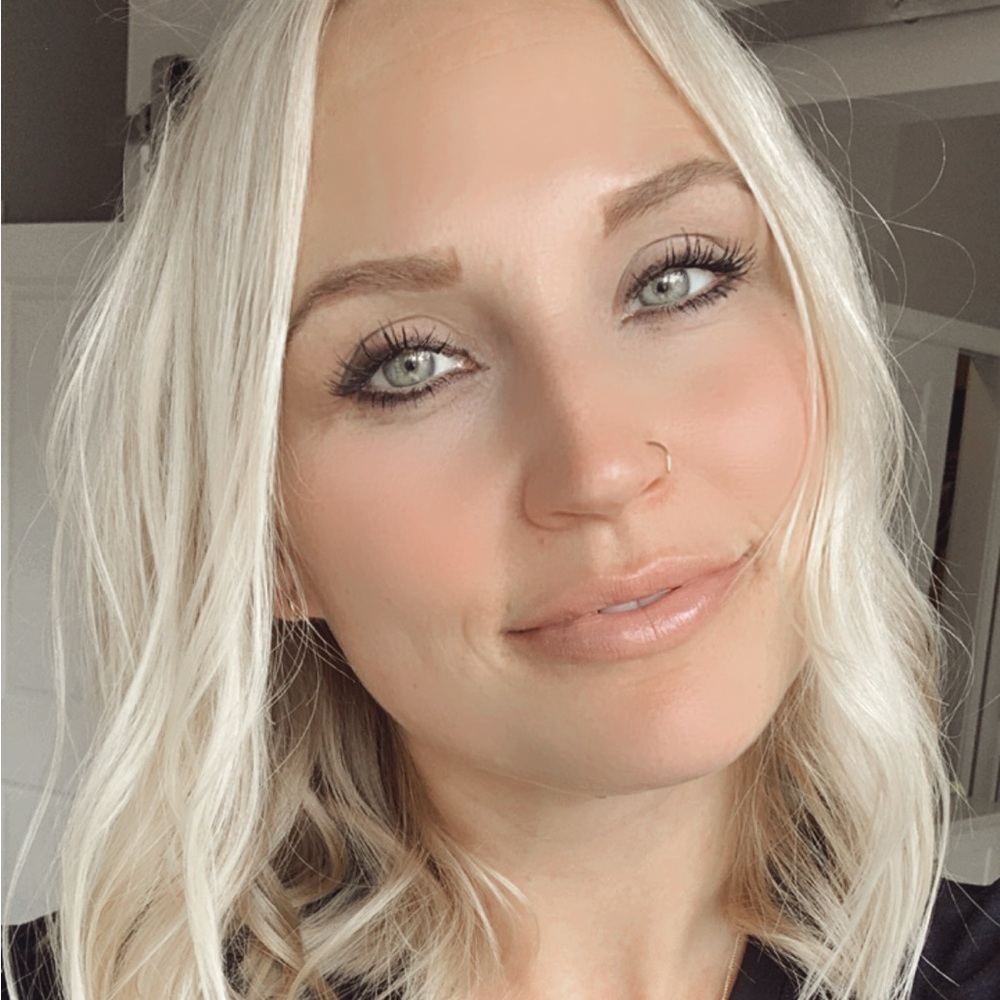 Meet your Posher, Nicole